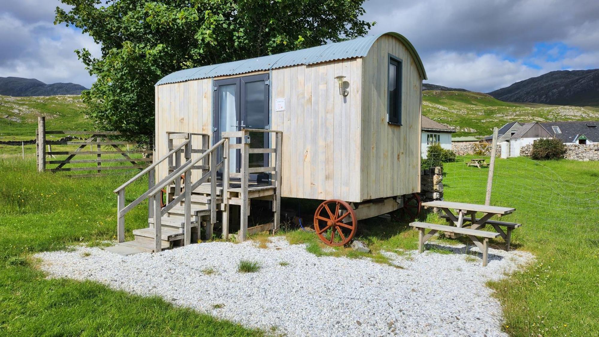 Inchnadamph Explorers Lodge Exterior photo